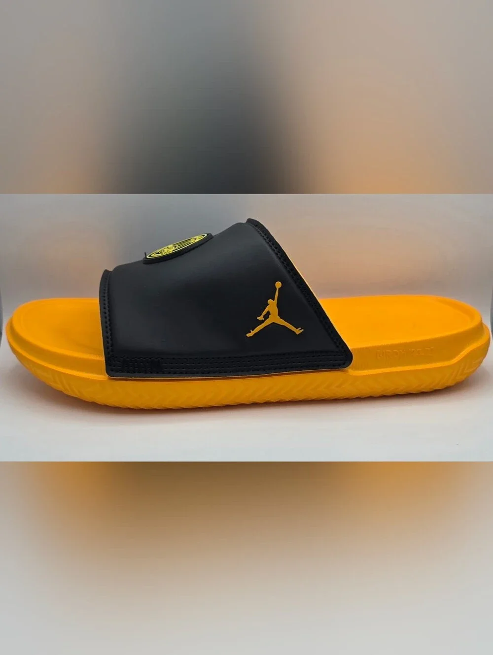 Air Jordan x Paris Saint-Germain Men's Black & Orange Play Slide